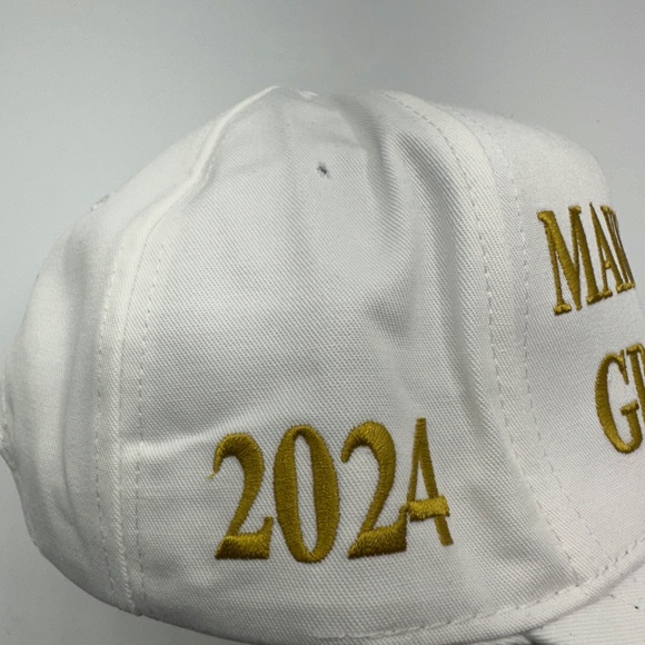 Cali-Fame Trump Make America Great Again Logo White Trucker Hat Cap One Size - Picture 8 of 9